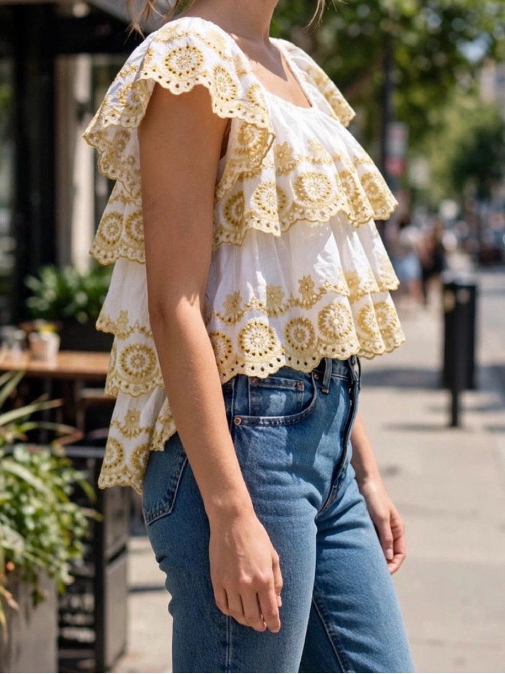 New LIV Los Angeles White & Yellow Eyelet Ruffle Babydoll Blouse Large